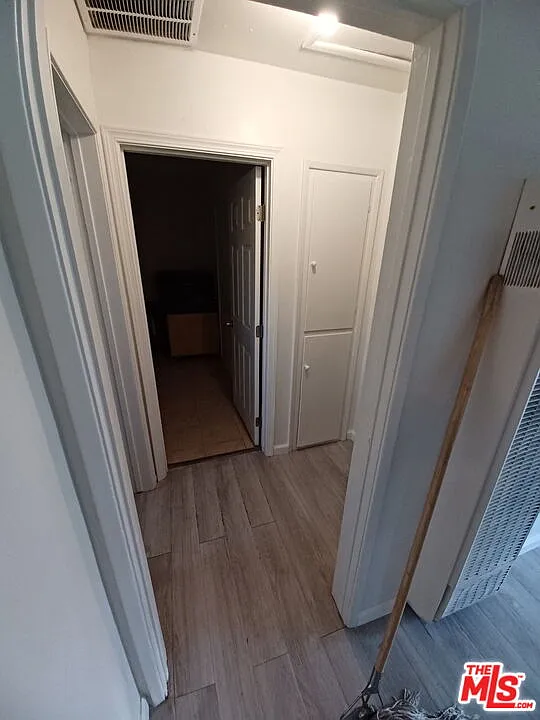 3 bed, 1.0 bath, $2,500 — Photo 4