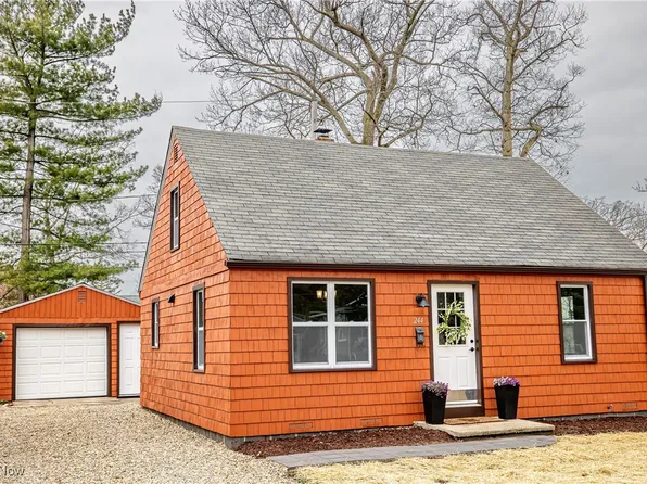244 S Point Dr, Avon Lake, OH 44012