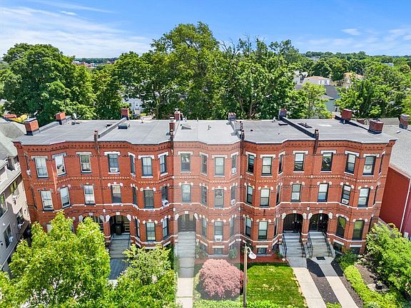4th image of 16 Perrin St
