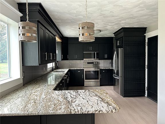 3rd image of 1769 Jaffa Dr