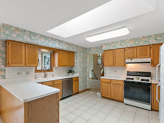 5th image of 16220 Lake Villa Ave