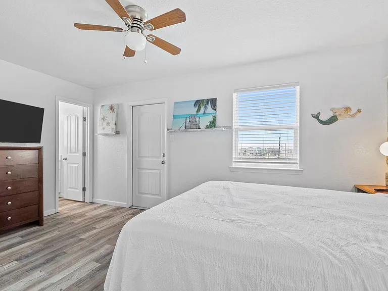 139 W Palm St — Photo 22