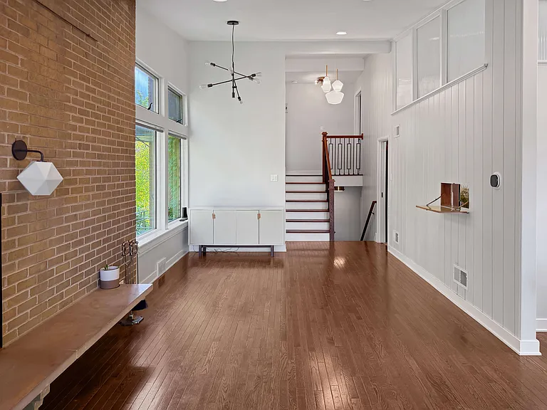 1131 N Oak Park Ave — Photo 3
