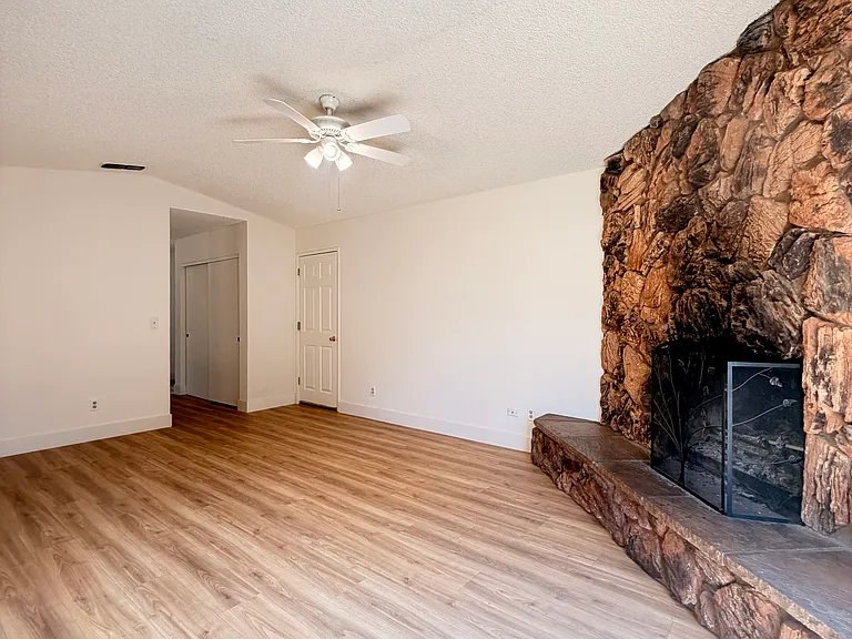 2540 Deer Trail Ln — Photo 10