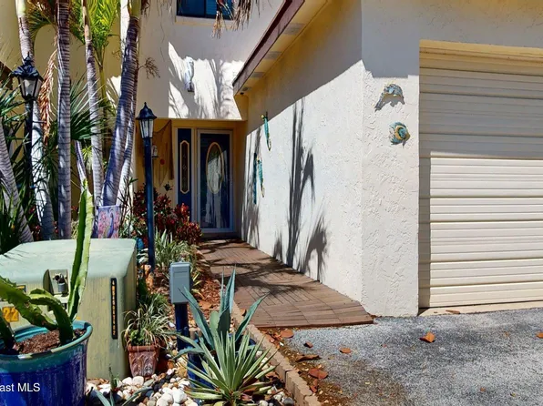 8711 Hibiscus Ct, Cape Canaveral, FL 32920