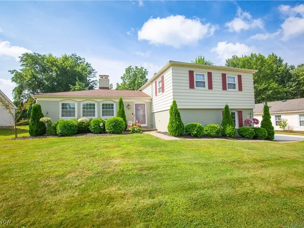 101 Parkview Dr, Aurora, OH 44202