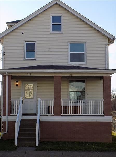 1st image of 216 S 3rd St