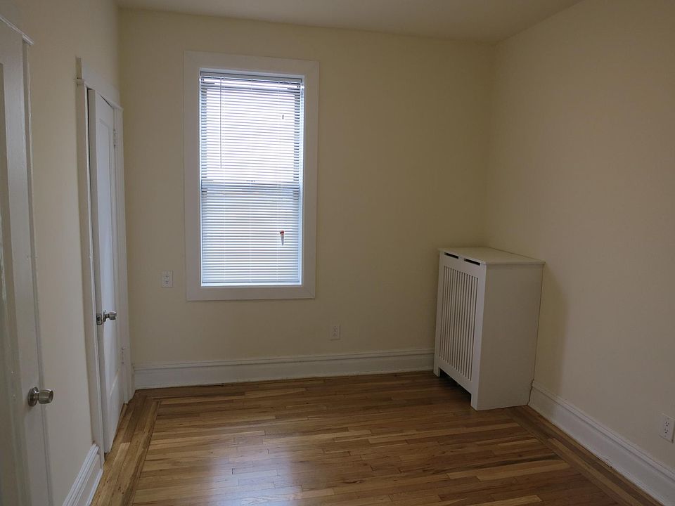 2nd image of 435 72nd St APT E1