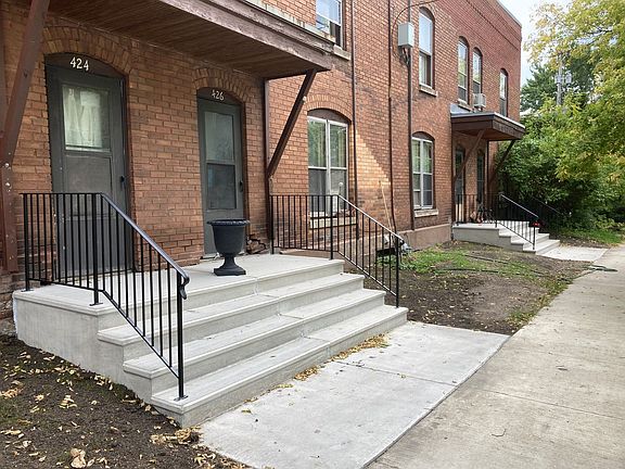 4th image of 424 Smith Ave N #5