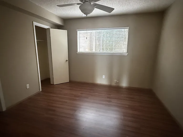 1328 Bomar St — Photo 3