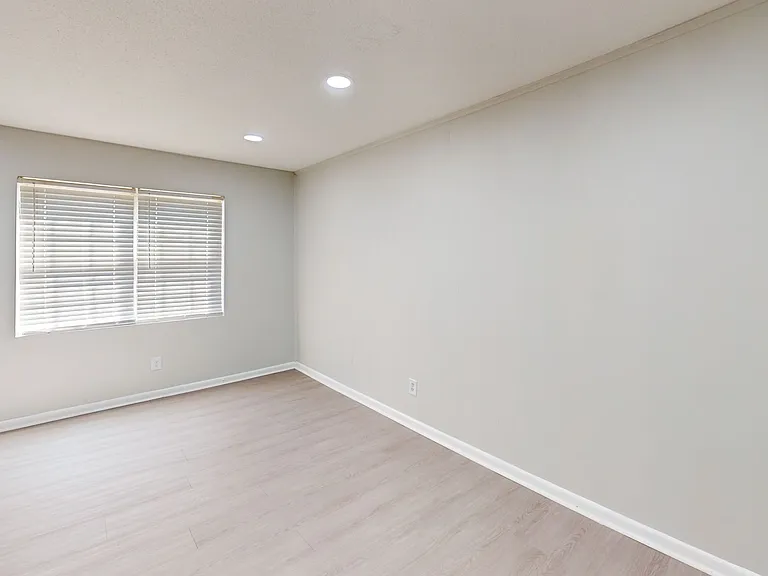 Crystal Grove Townhomes LLC — Photo 21