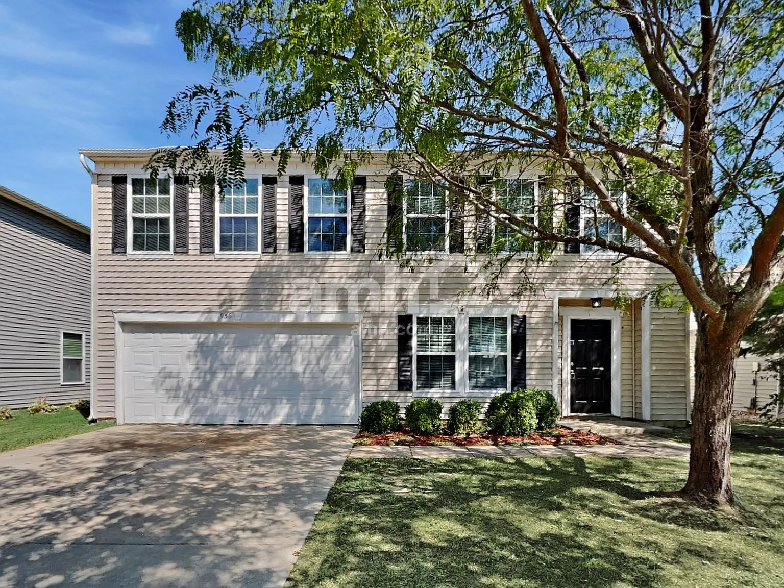 3 bed, 2.0 bath, 3110 sqft, $2,015 — Photo 1