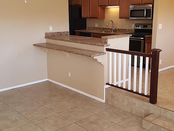 2nd image of 1806 E Dana Ave