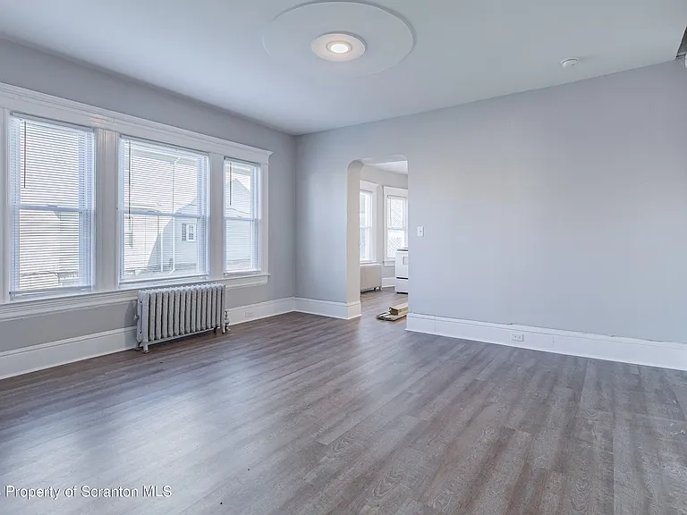 802 Quincy Ave — Photo 11