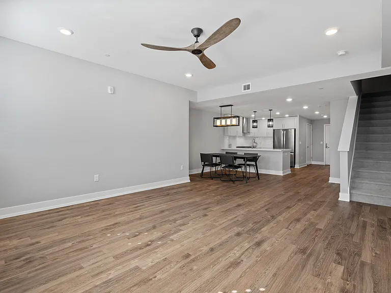 1048 Monroe St #321 — Photo 6