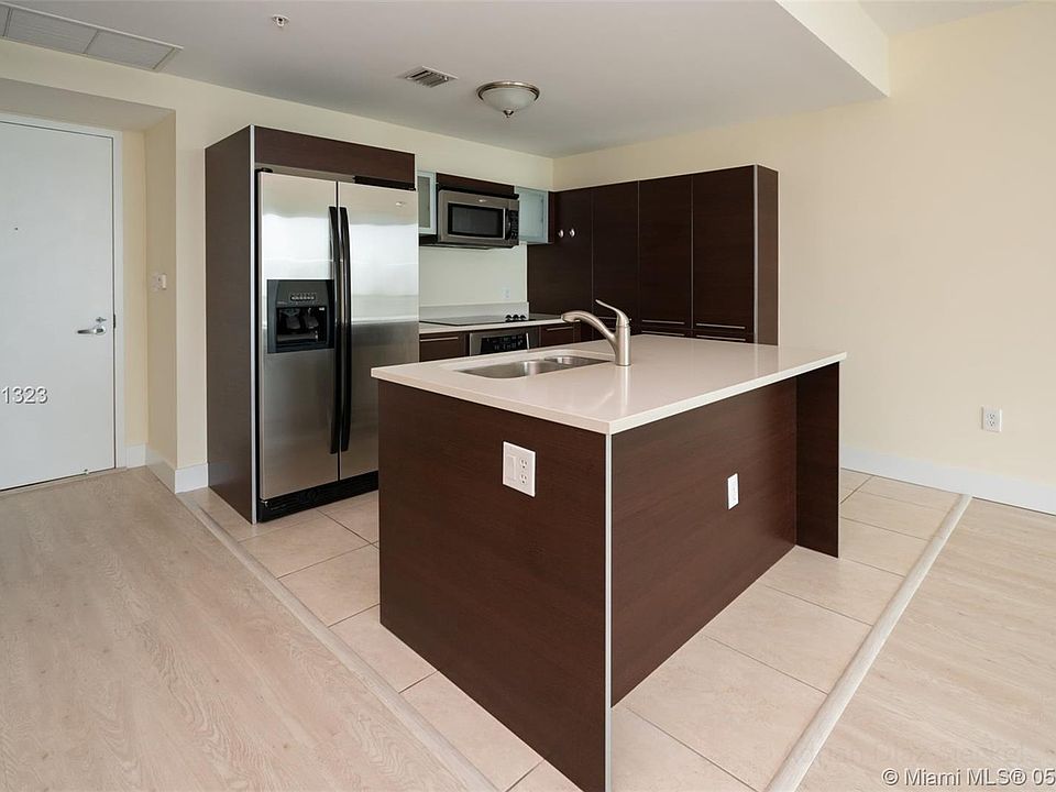 1st image of 1900 N Bayshore Dr APT 3219