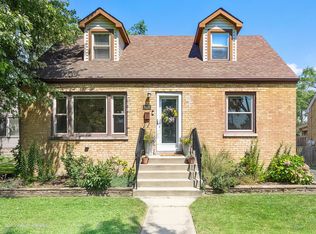 8828 Burlington Ave, Brookfield, IL 60513