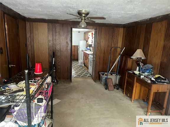 5th image of 125 Snowhill St