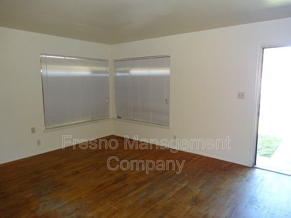 5th image of 4144 E White Ave