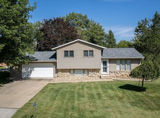 3244 Lake View Dr NE, Solon, IA