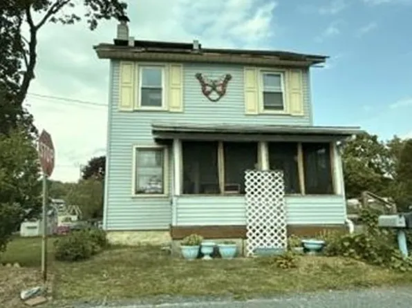 89 Penn St, Lehighton, PA 18235