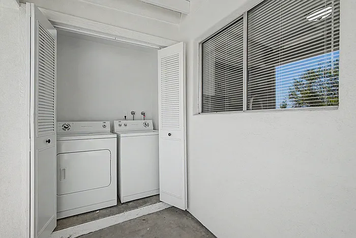8129 W Hazelwood St — Photo 13
