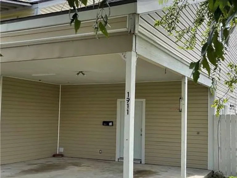 1911 Hodges St — Photo 10