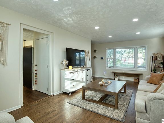 5th image of 3418 S 121st St