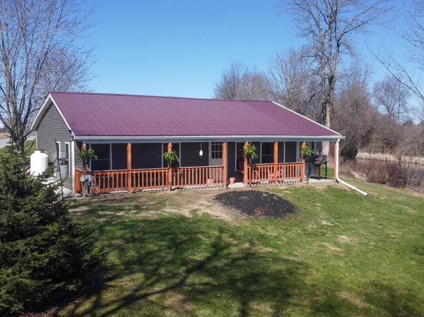 402 Fee Rd, Mooers, NY 12958