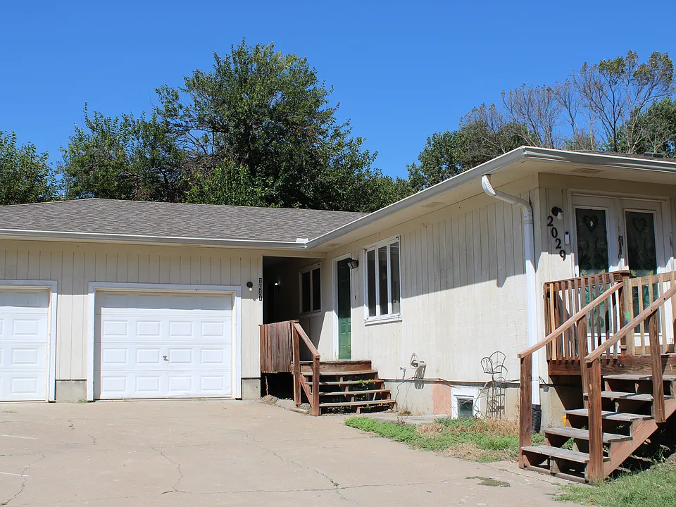2031 Shirley Ln