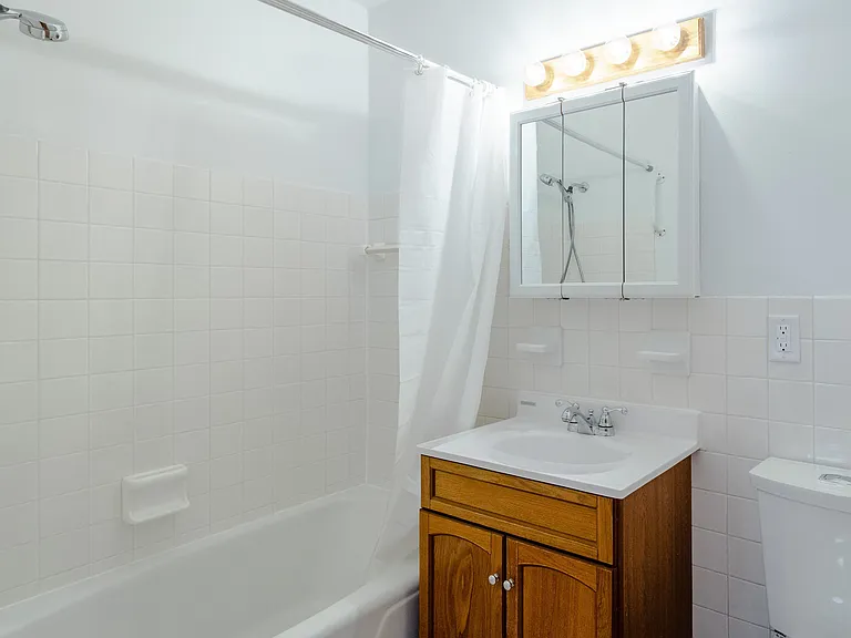 Carroll Court Apartments — Photo 54