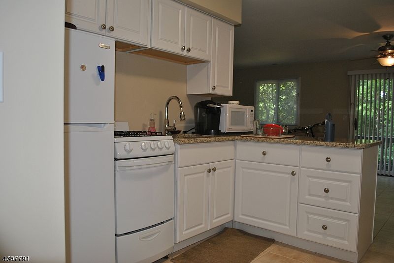 2nd image of 5 Sugar Loaf Ct Unit 6