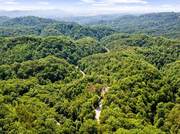 1727 Oakridge View Ln, Sevierville, TN 37876