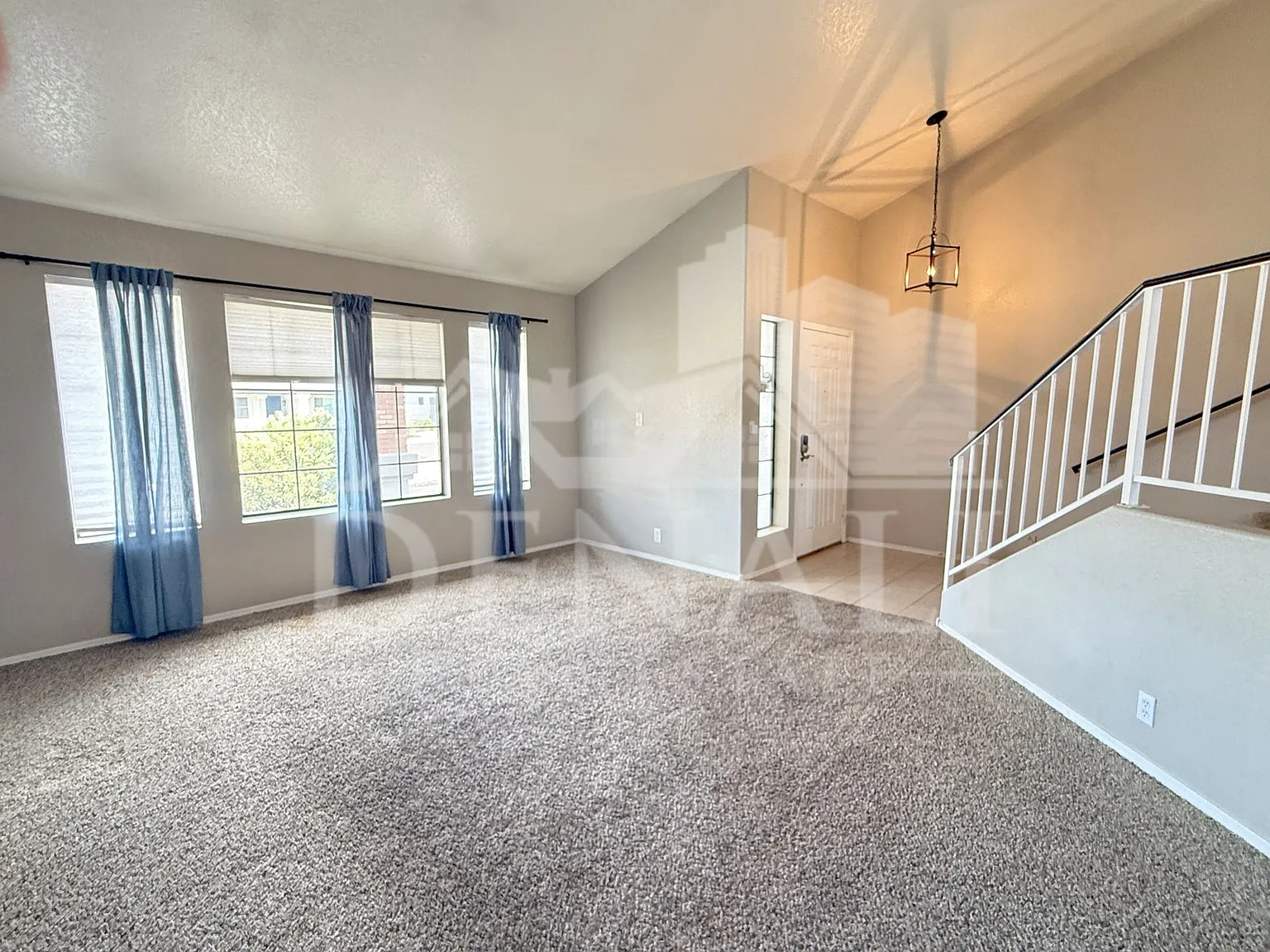4 bed, 3.0 bath, 2362 sqft, $3,000 — Photo 4