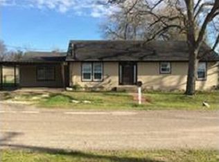 1302 W 8th St, Caldwell, TX 77836