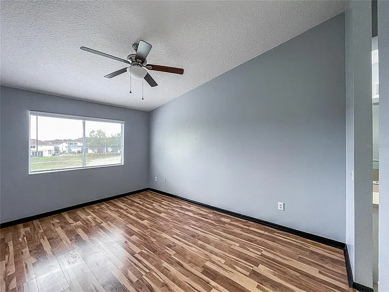 402 Orchid Dr #MAIN — Photo 9