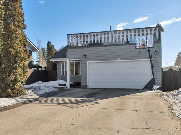 8807 31st Ave NW, Edmonton, AB T6K 3A7