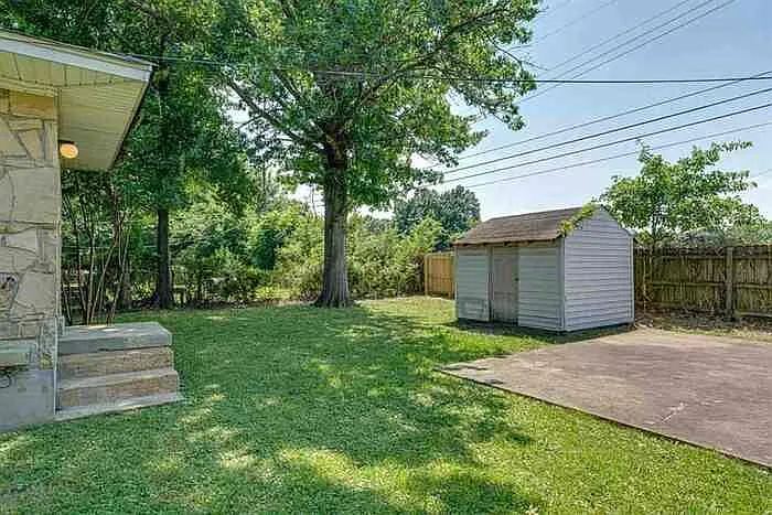 1749 Dearing Rd — Photo 17