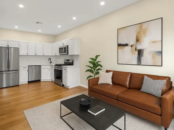 628 Bramhall Avenue image 2 of 39