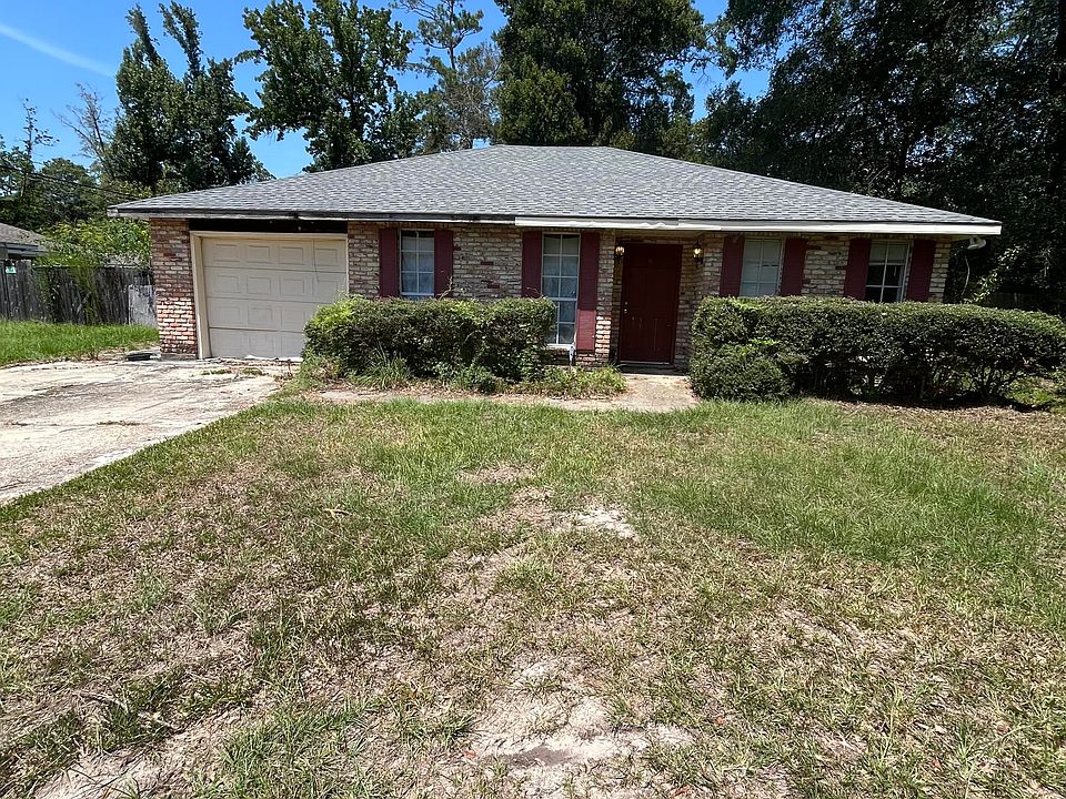 1st image of 6 Darrell Dr