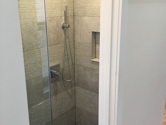 5th image of 19 Stanton St #22B