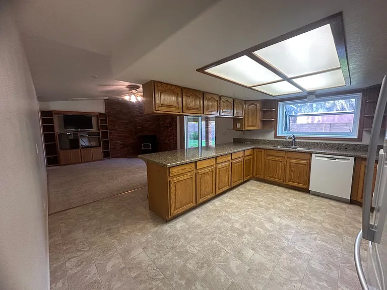 2268 S 2350 E — Photo 39