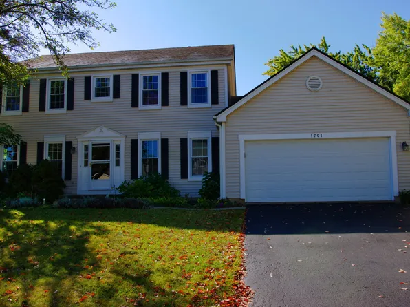 1701 Green River Dr, Schaumburg, IL 60194