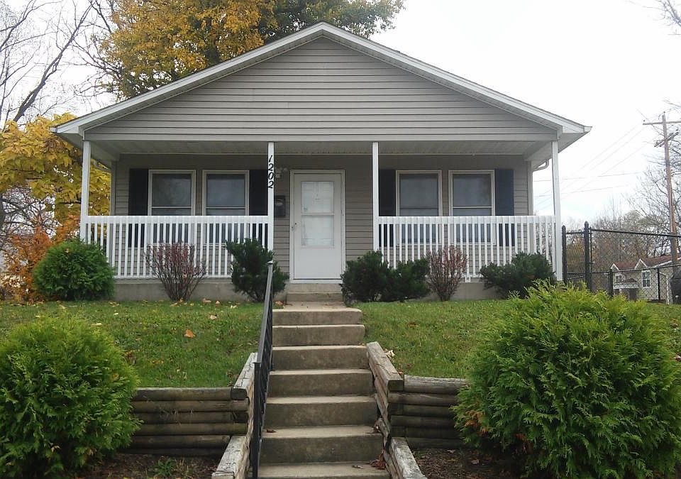 1st image of 1202 Bissell St