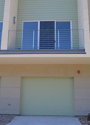 2nd image of 604 N Bluff Dr Unit 116
