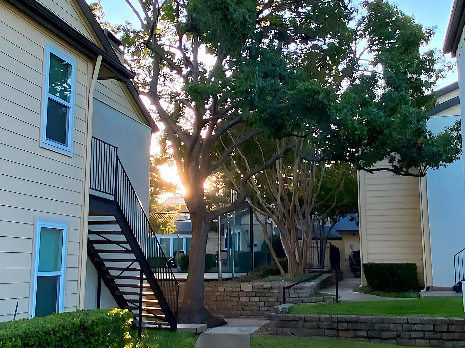 Bent Oaks Apartments — Photo 3