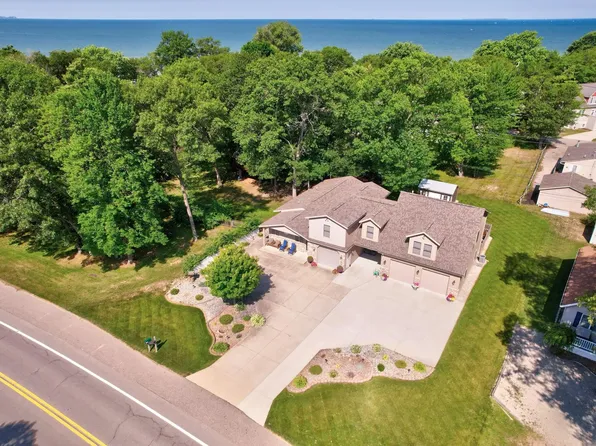 5852 Port Austin Rd, Caseville, MI 48725