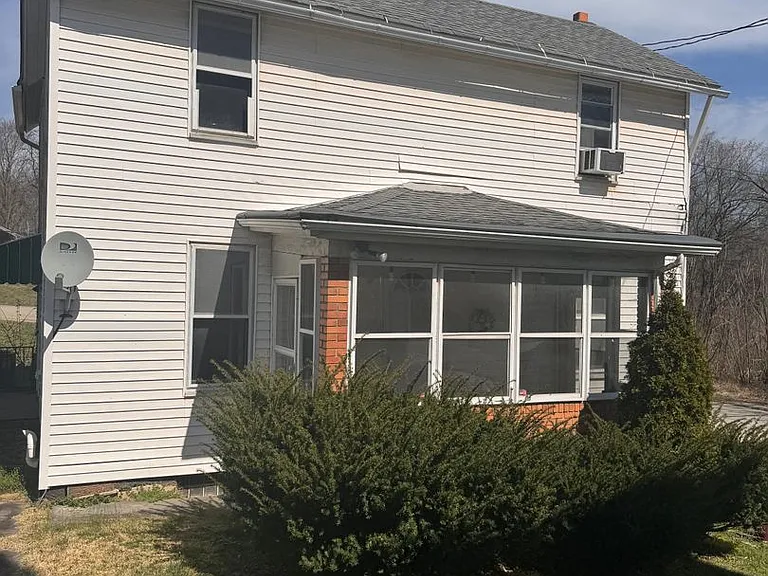 101 Stokes Ave — Photo 2