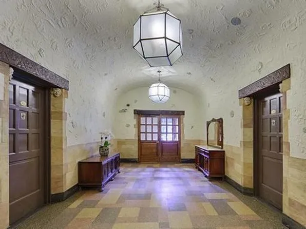 155 Henry Street image 7 of 11