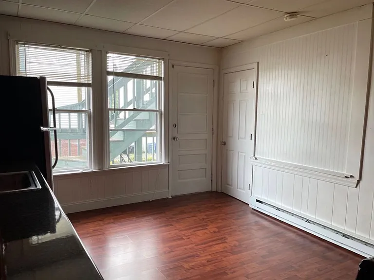 289 Chelsea St #1 — Photo 4